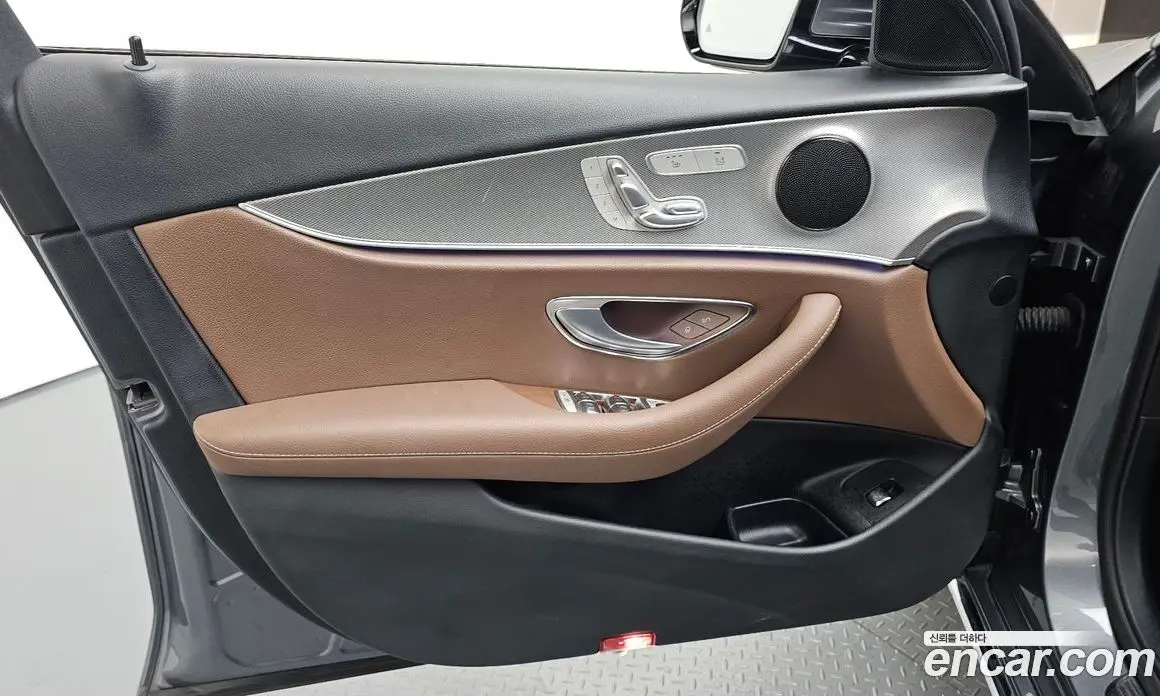 Mercedes-Benz E-Class 2019 2.0 автомат (гидро), фото 14 Mercedes-Benz E-Class 2019 2.0 автомат (гидро), фото 14