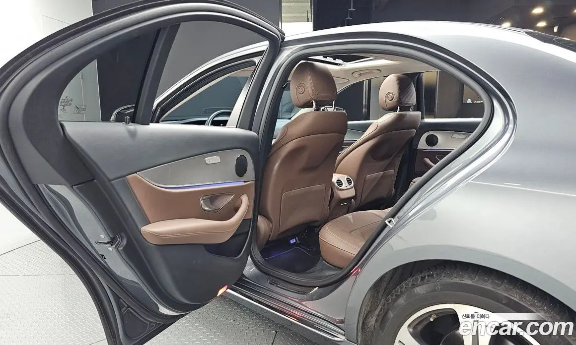 Mercedes-Benz E-Class 2019 2.0 автомат (гидро), фото 17 Mercedes-Benz E-Class 2019 2.0 автомат (гидро), фото 17