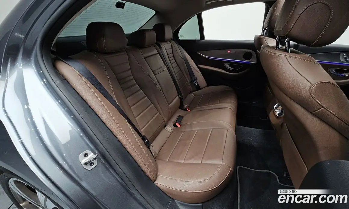 Mercedes-Benz E-Class 2019 2.0 автомат (гидро), фото 18 Mercedes-Benz E-Class 2019 2.0 автомат (гидро), фото 18