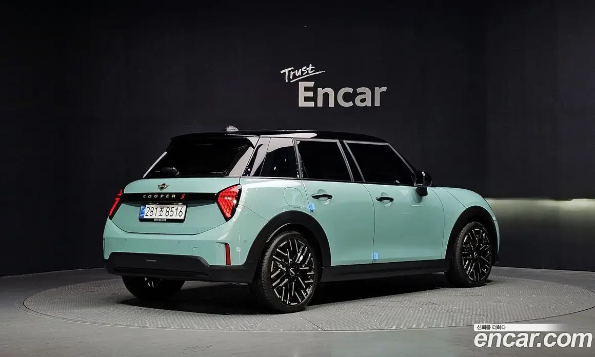 Mini Cooper 2025 2.0 автомат (гидро), фото 2 Mini Cooper 2025 2.0 автомат (гидро), фото 2