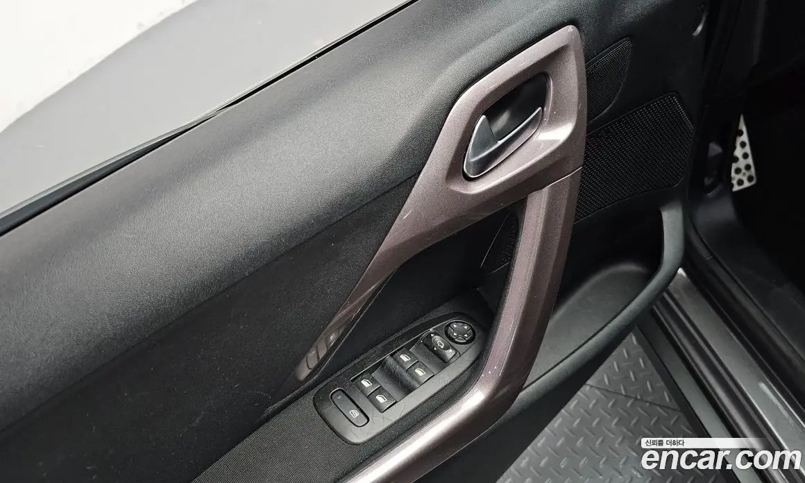 Peugeot 2008 2015 1.6 автомат (гидро), фото 14 Peugeot 2008 2015 1.6 автомат (гидро), фото 14