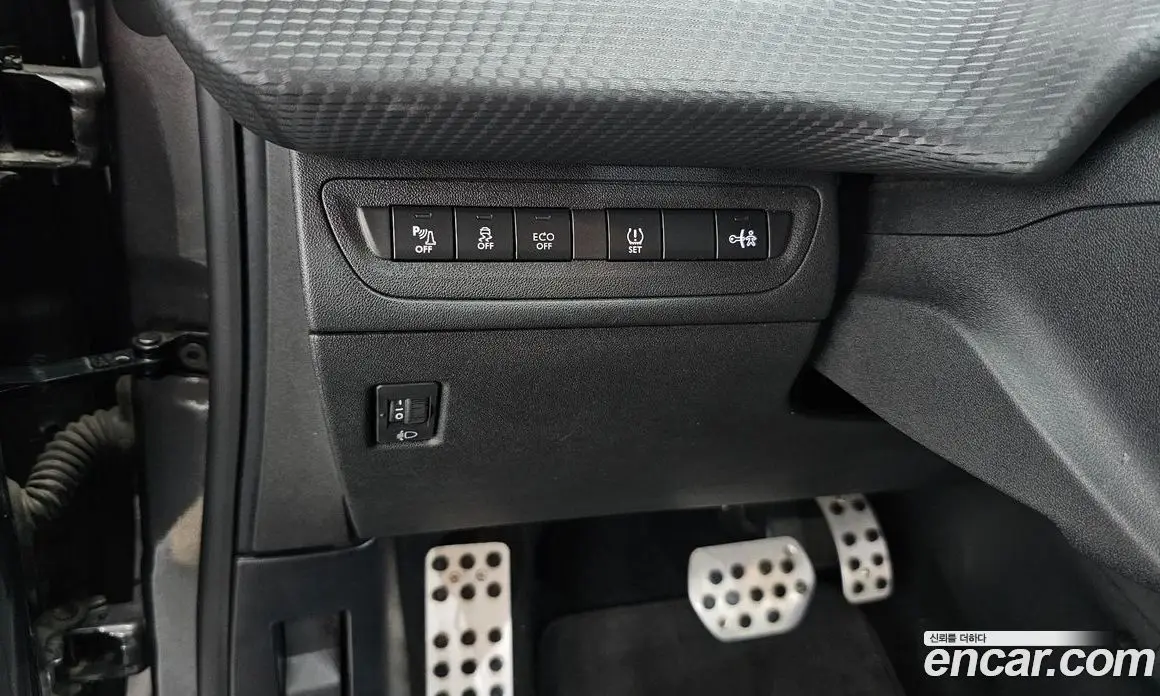 Peugeot 2008 2015 1.6 автомат (гидро), фото 20 Peugeot 2008 2015 1.6 автомат (гидро), фото 20