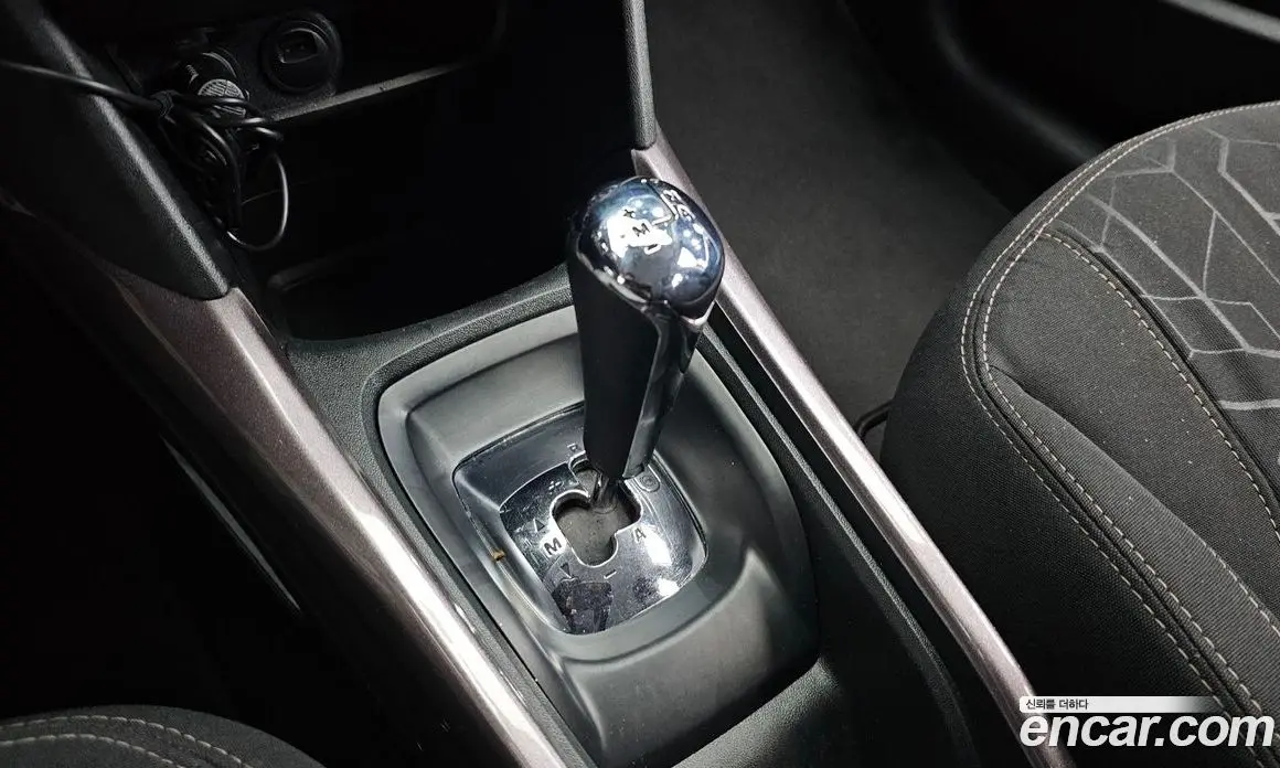 Peugeot 2008 2015 1.6 автомат (гидро), фото 9 Peugeot 2008 2015 1.6 автомат (гидро), фото 9