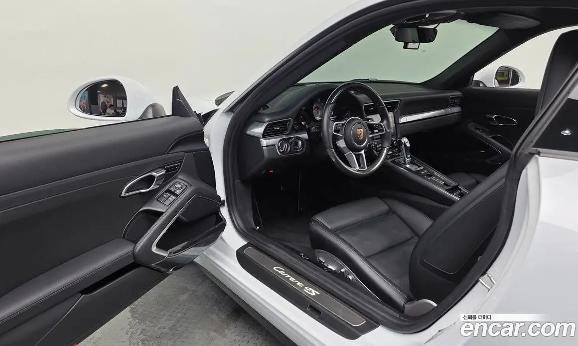 Porsche 911 2017 3.0 автомат (гидро), фото 12 Porsche 911 2017 3.0 автомат (гидро), фото 12