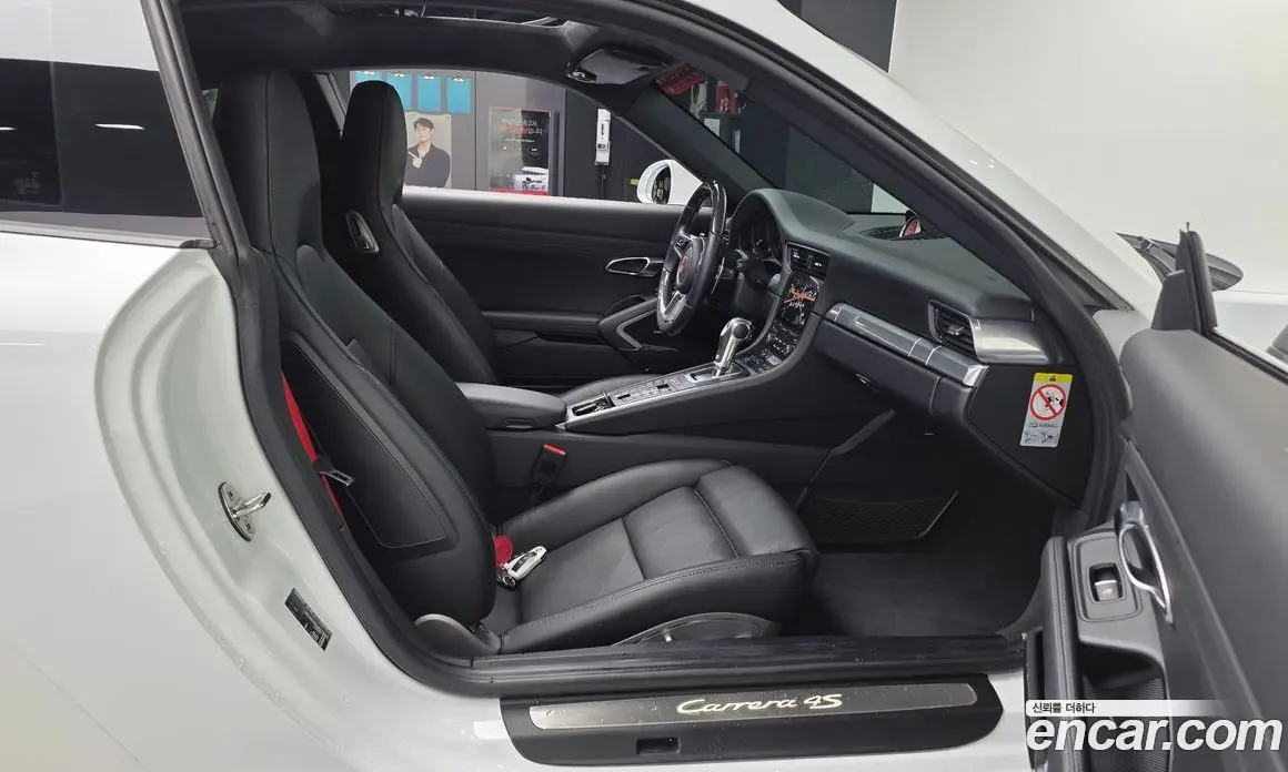 Porsche 911 2017 3.0 автомат (гидро), фото 16 Porsche 911 2017 3.0 автомат (гидро), фото 16