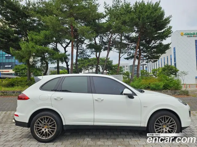 Porsche Cayenne 2017 3.0 автомат (гидро), миниатюра 3 Porsche Cayenne 2017 3.0 автомат (гидро), миниатюра 3