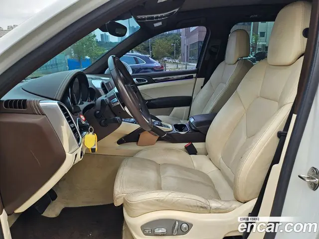 Porsche Cayenne 2017 3.0 автомат (гидро), миниатюра 8 Porsche Cayenne 2017 3.0 автомат (гидро), миниатюра 8