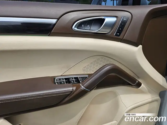 Porsche Cayenne 2017 3.0 автомат (гидро), миниатюра 9 Porsche Cayenne 2017 3.0 автомат (гидро), миниатюра 9