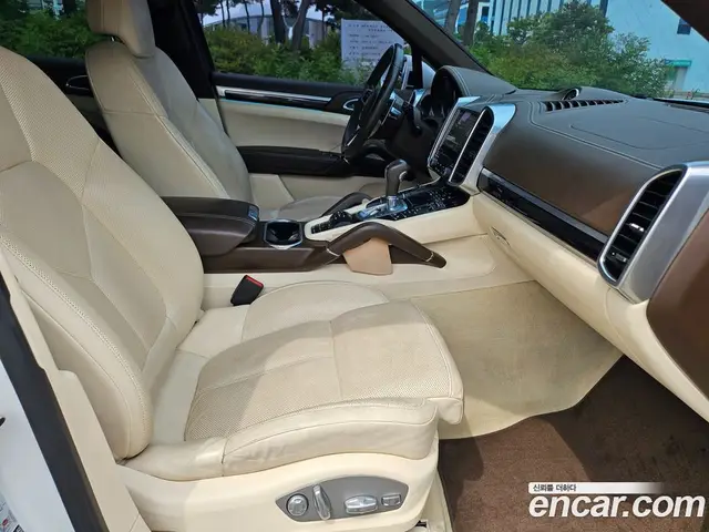 Porsche Cayenne 2017 3.0 автомат (гидро), миниатюра 10 Porsche Cayenne 2017 3.0 автомат (гидро), миниатюра 10