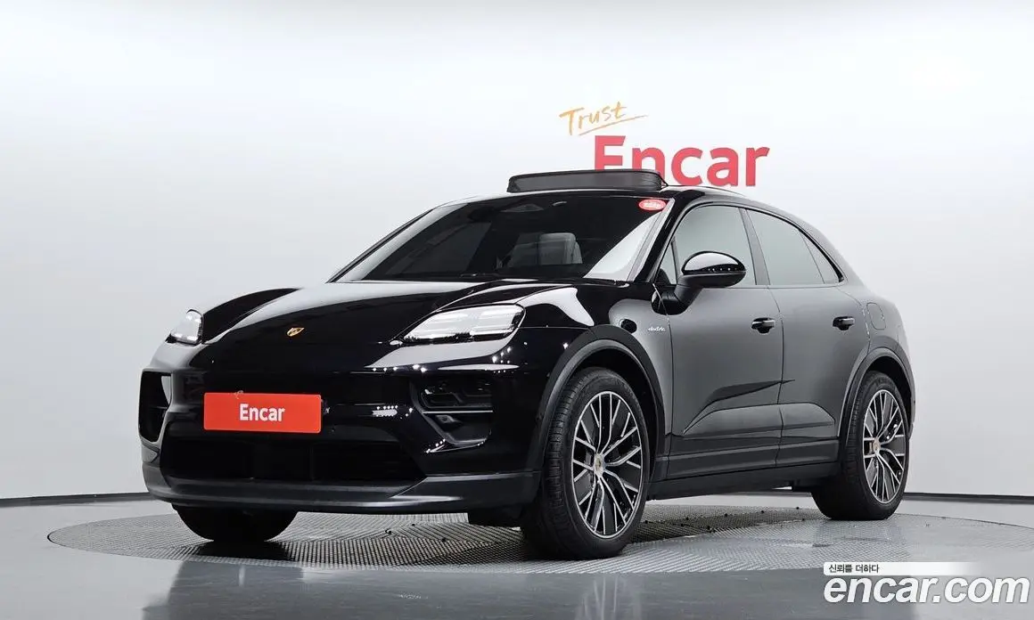 Porsche Macan 2025 0.2 автомат (гидро), фото 1 Porsche Macan 2025 0.2 автомат (гидро), фото 1