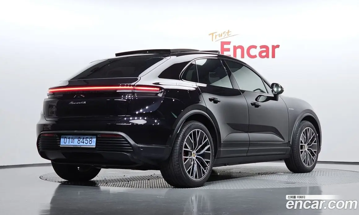 Porsche Macan 2025 0.2 автомат (гидро), фото 2 Porsche Macan 2025 0.2 автомат (гидро), фото 2