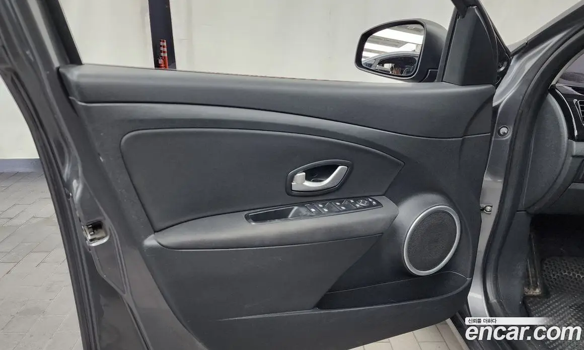 Renault (Samsung) SM3 2016 1.5 автомат (гидро), фото 14 Renault (Samsung) SM3 2016 1.5 автомат (гидро), фото 14