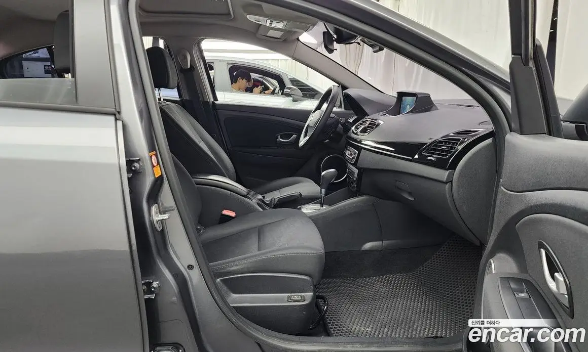 Renault (Samsung) SM3 2016 1.5 автомат (гидро), фото 17 Renault (Samsung) SM3 2016 1.5 автомат (гидро), фото 17