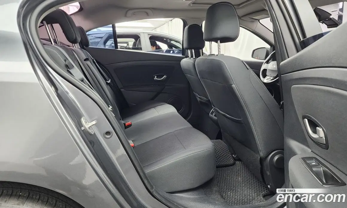 Renault (Samsung) SM3 2016 1.5 автомат (гидро), фото 18 Renault (Samsung) SM3 2016 1.5 автомат (гидро), фото 18