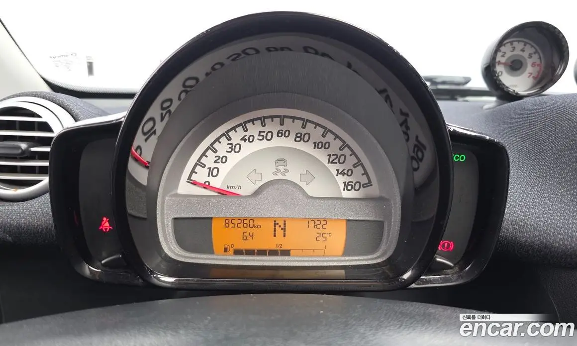 Smart Fortwo 2014 1.0 автомат (гидро), фото 8 Smart Fortwo 2014 1.0 автомат (гидро), фото 8