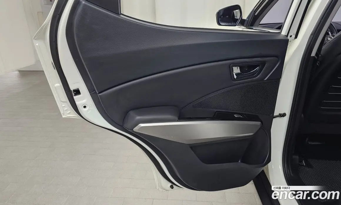 SsangYong TIBOLI 2015 1.6 автомат (гидро), фото 15 SsangYong TIBOLI 2015 1.6 автомат (гидро), фото 15