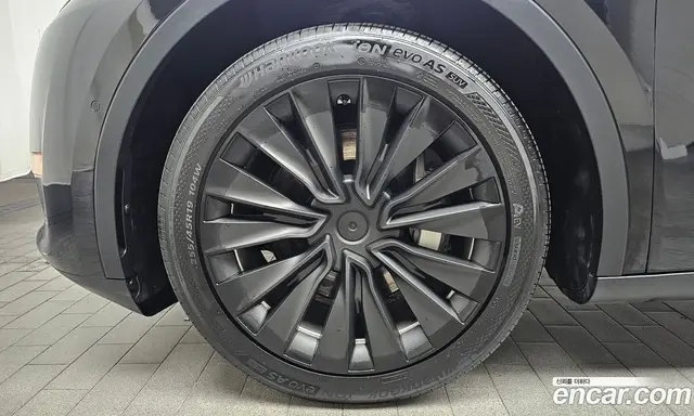 Tesla Model Y 2021 0.2 автомат (гидро), миниатюра 5 Tesla Model Y 2021 0.2 автомат (гидро), миниатюра 5