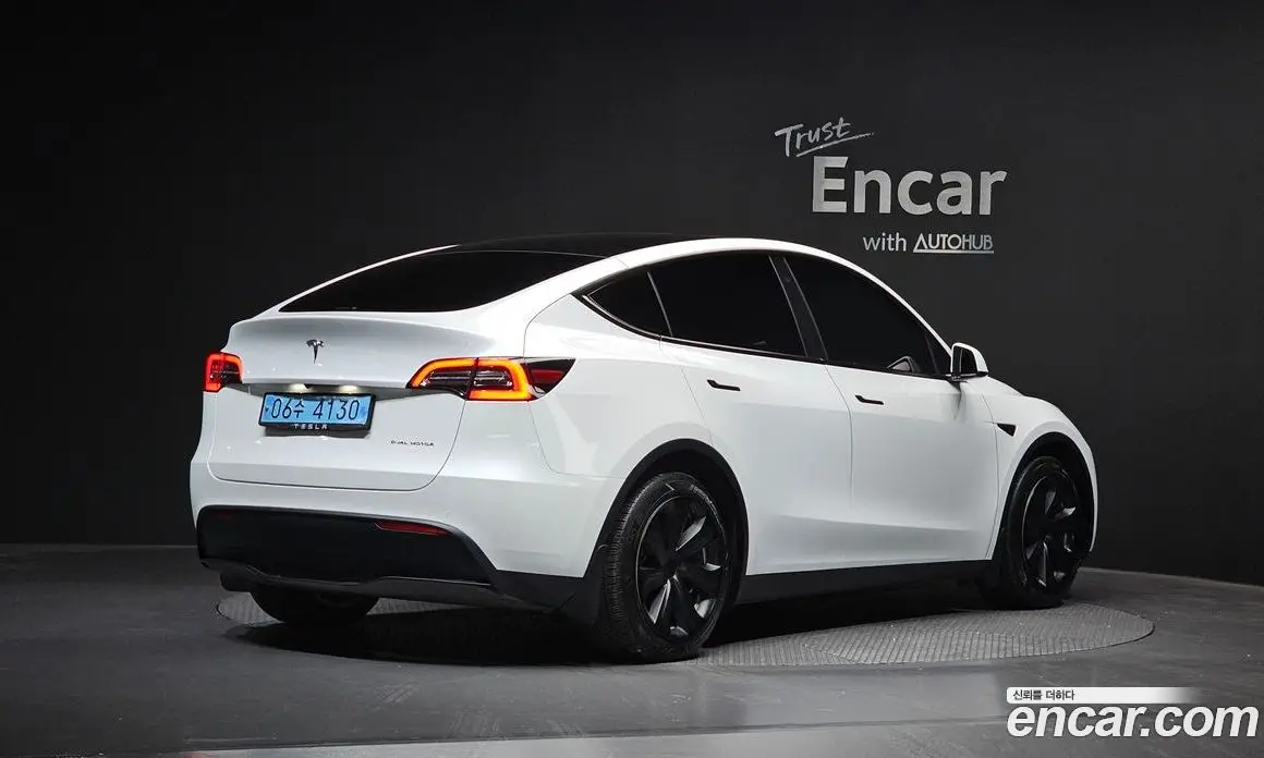 Tesla Model Y 2021 0.2 автомат (гидро), фото 1 Tesla Model Y 2021 0.2 автомат (гидро), фото 1