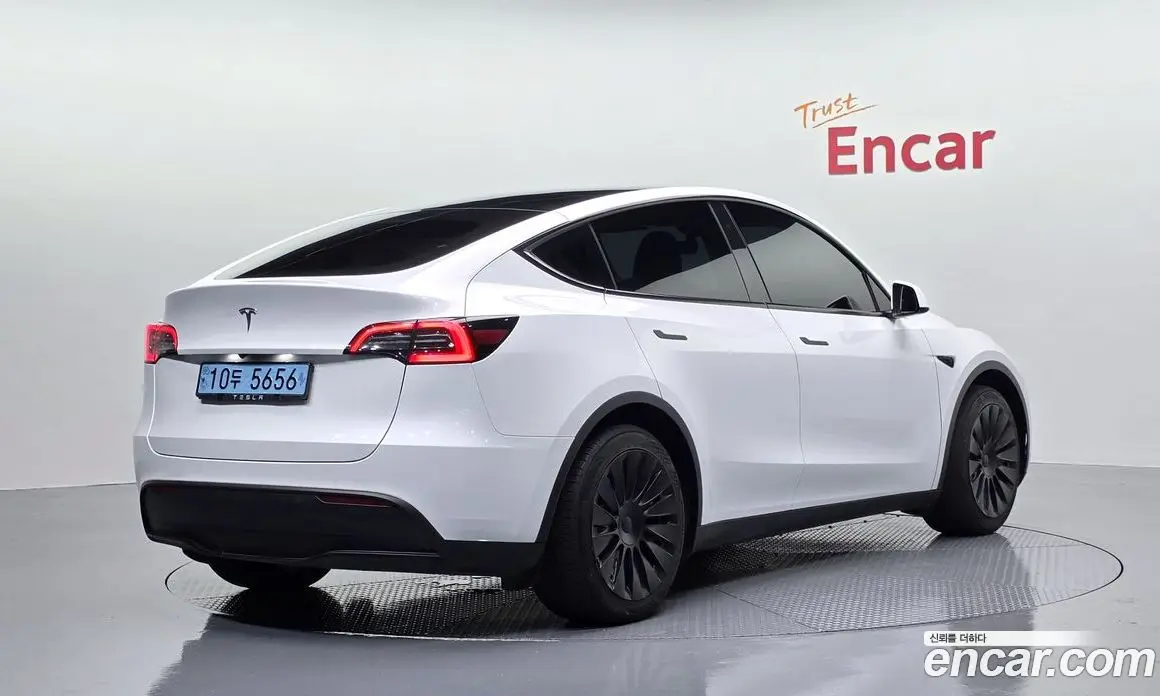 Tesla Model Y 2023 0.2 автомат (гидро), фото 2 Tesla Model Y 2023 0.2 автомат (гидро), фото 2