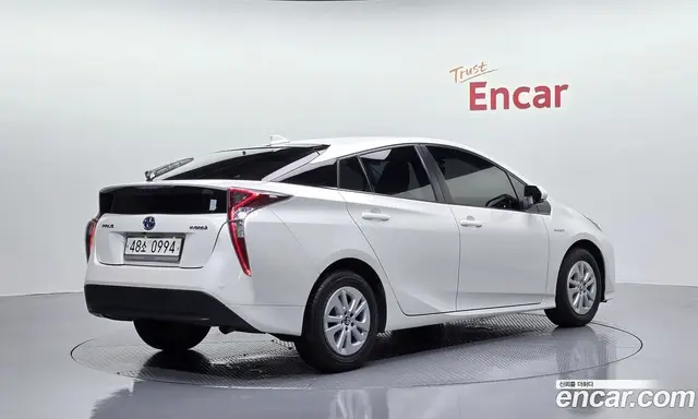 Toyota Prius 2016 1.8 автомат (гидро), миниатюра 2 Toyota Prius 2016 1.8 автомат (гидро), миниатюра 2