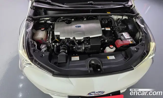 Toyota Prius 2016 1.8 автомат (гидро), миниатюра 6 Toyota Prius 2016 1.8 автомат (гидро), миниатюра 6