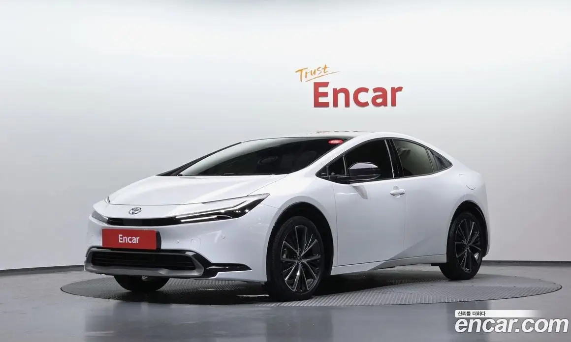 Toyota Prius 2023 2.0 автомат (гидро), фото 1 Toyota Prius 2023 2.0 автомат (гидро), фото 1
