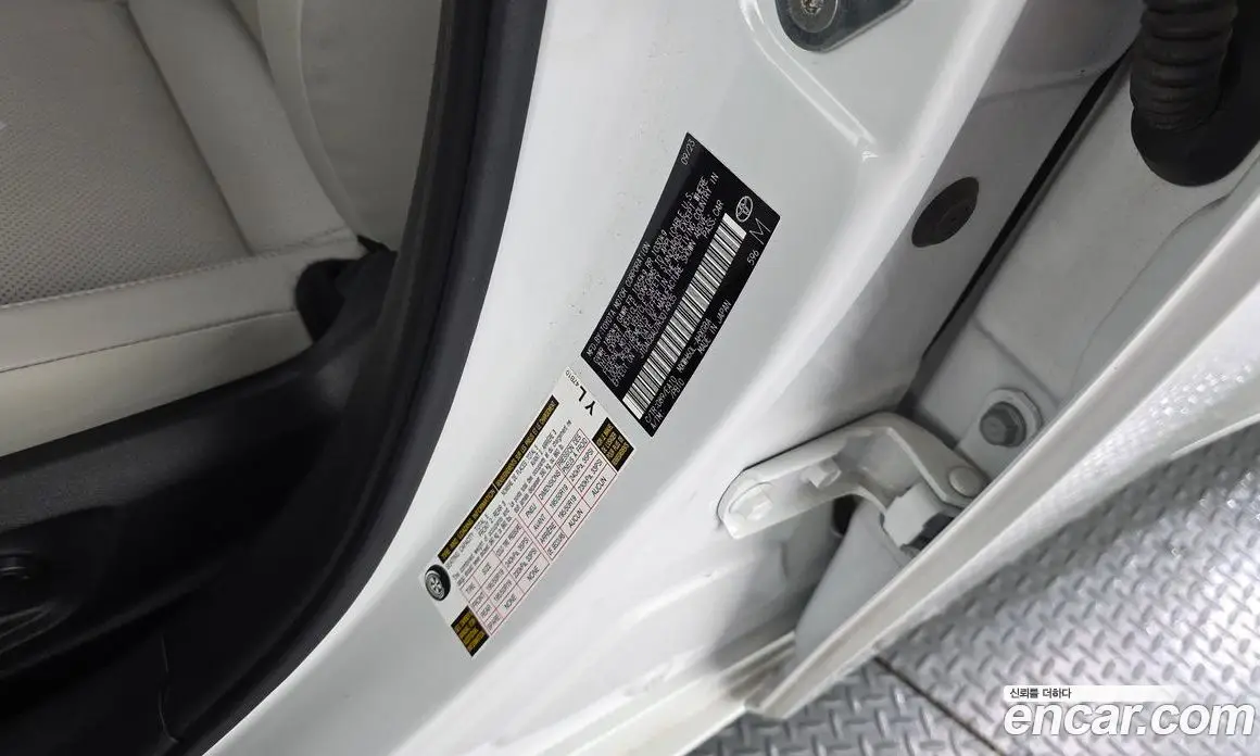 Toyota Prius 2023 2.0 автомат (гидро), фото 28 Toyota Prius 2023 2.0 автомат (гидро), фото 28