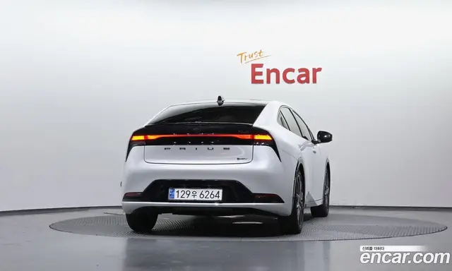 Toyota Prius 2023 2.0 автомат (гидро), миниатюра 4 Toyota Prius 2023 2.0 автомат (гидро), миниатюра 4