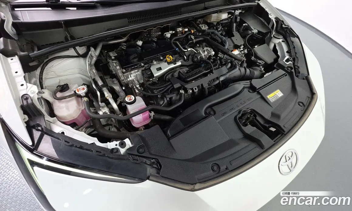 Toyota Prius 2023 2.0 автомат (гидро), фото 6 Toyota Prius 2023 2.0 автомат (гидро), фото 6