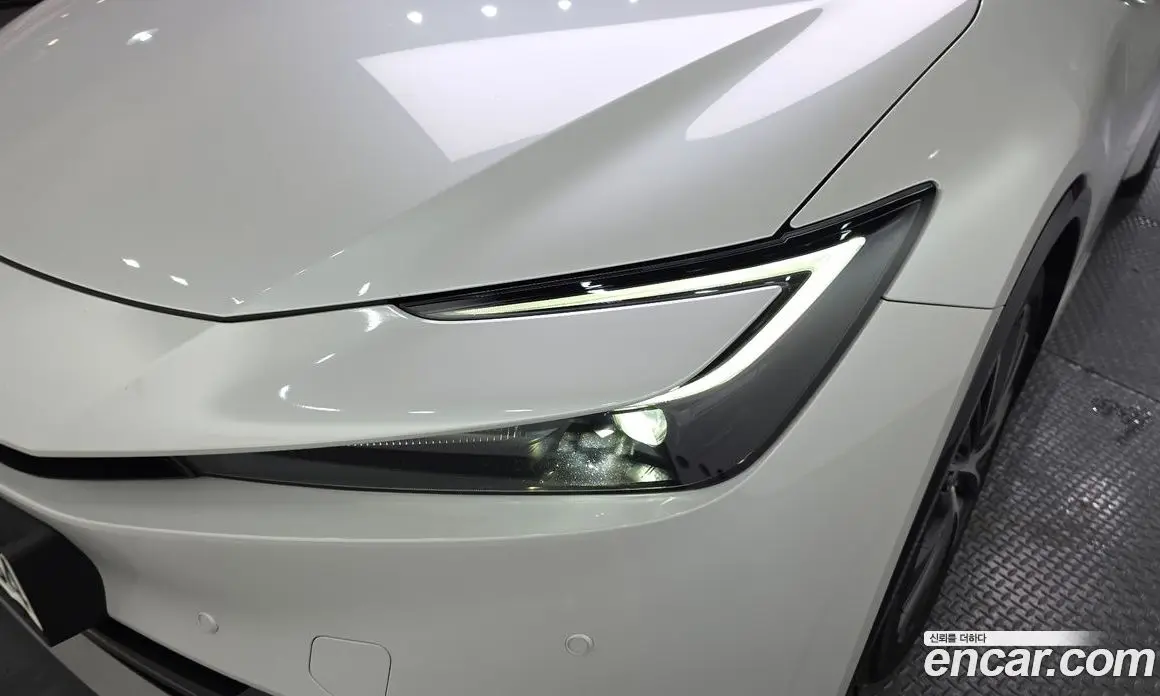 Toyota Prius 2023 2.0 автомат (гидро), фото 8 Toyota Prius 2023 2.0 автомат (гидро), фото 8