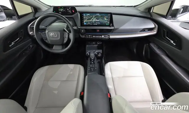 Toyota Prius 2023 2.0 автомат (гидро), миниатюра 10 Toyota Prius 2023 2.0 автомат (гидро), миниатюра 10