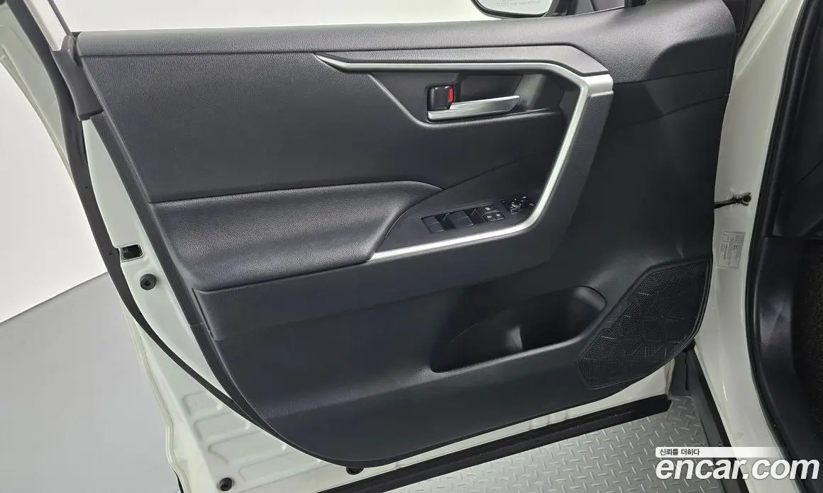 Toyota RAV4 2019 2.5 автомат (гидро), фото 14 Toyota RAV4 2019 2.5 автомат (гидро), фото 14