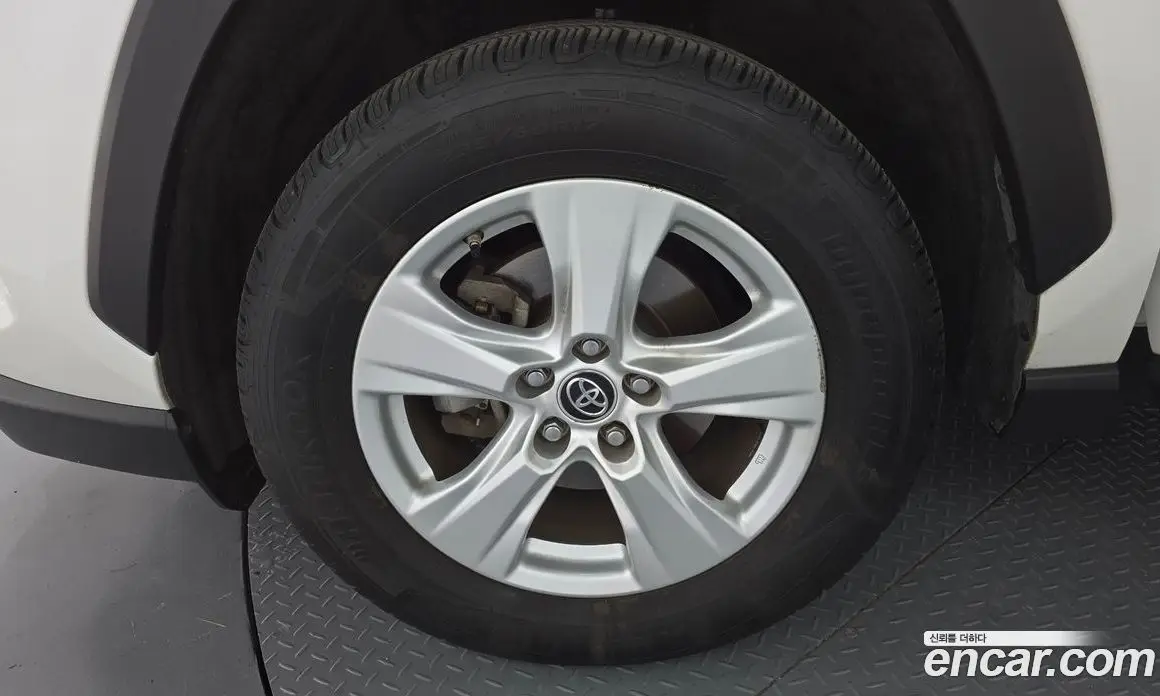 Toyota RAV4 2019 2.5 автомат (гидро), фото 5 Toyota RAV4 2019 2.5 автомат (гидро), фото 5