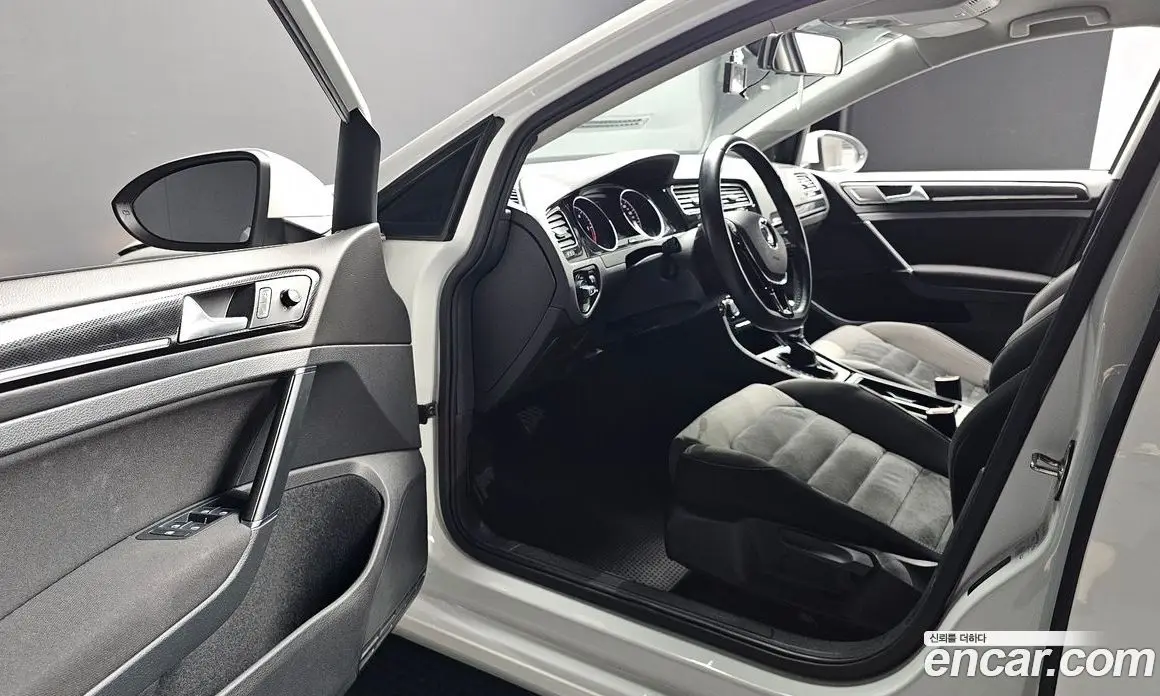 Volkswagen Golf 2013 1.6 автомат (гидро), фото 10 Volkswagen Golf 2013 1.6 автомат (гидро), фото 10