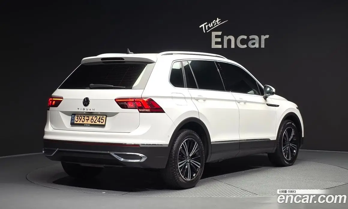 Volkswagen Tiguan 2022 2.0 автомат (гидро), фото 2 Volkswagen Tiguan 2022 2.0 автомат (гидро), фото 2