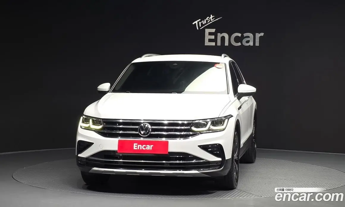 Volkswagen Tiguan 2022 2.0 автомат (гидро), фото 3 Volkswagen Tiguan 2022 2.0 автомат (гидро), фото 3
