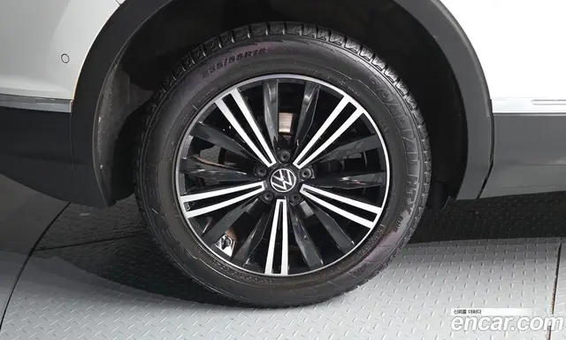 Volkswagen Tiguan 2022 2.0 автомат (гидро), миниатюра 5 Volkswagen Tiguan 2022 2.0 автомат (гидро), миниатюра 5