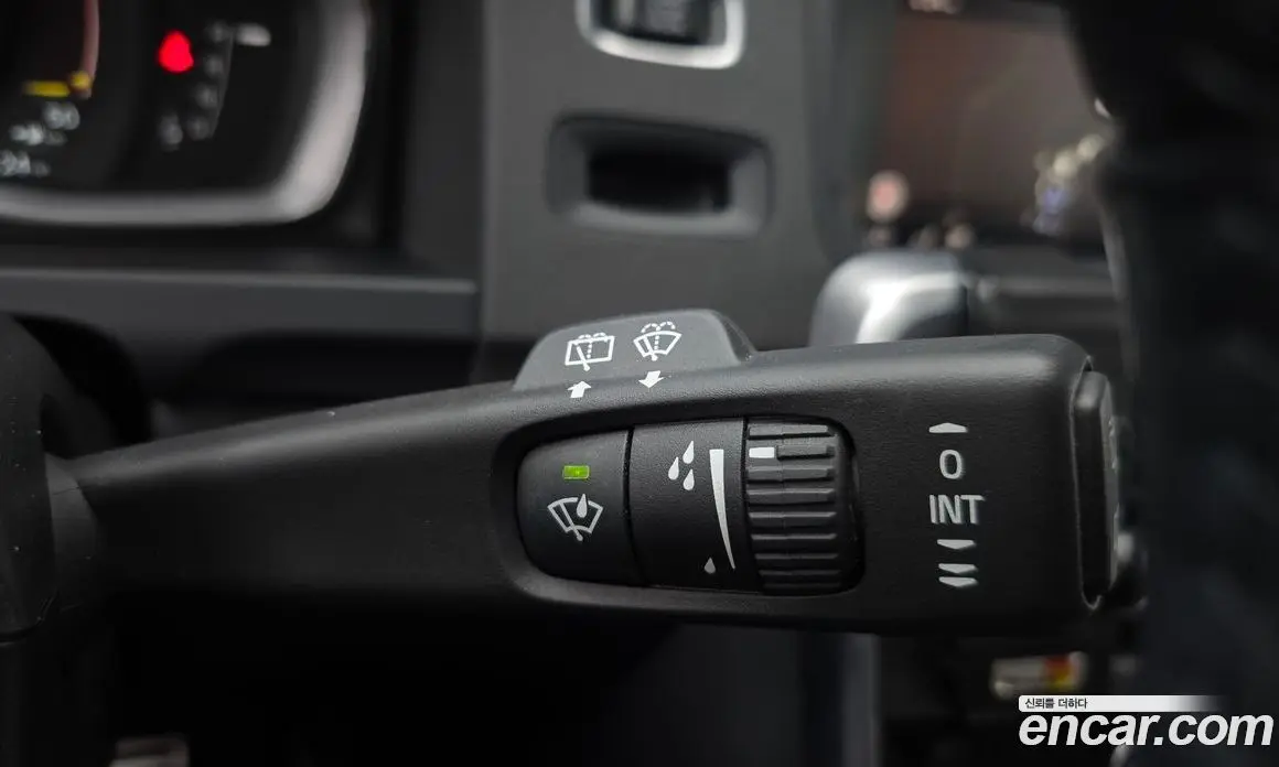 Volvo V60 2017 2.0 автомат (гидро), фото 20 Volvo V60 2017 2.0 автомат (гидро), фото 20