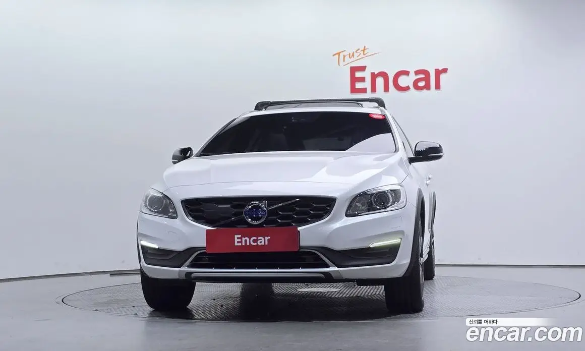 Volvo V60 2017 2.0 автомат (гидро), фото 3 Volvo V60 2017 2.0 автомат (гидро), фото 3
