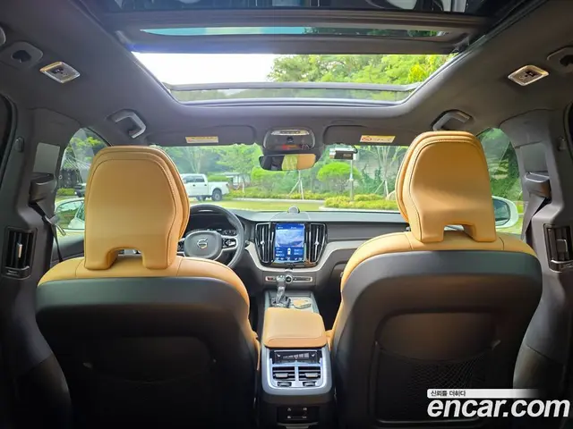 Volvo XC60 2019 2.0 автомат (гидро), миниатюра 11 Volvo XC60 2019 2.0 автомат (гидро), миниатюра 11