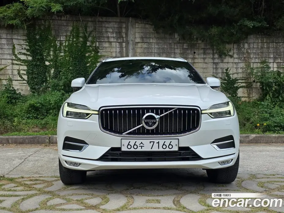 Volvo XC60 2019 2.0 автомат (гидро), фото 3 Volvo XC60 2019 2.0 автомат (гидро), фото 3