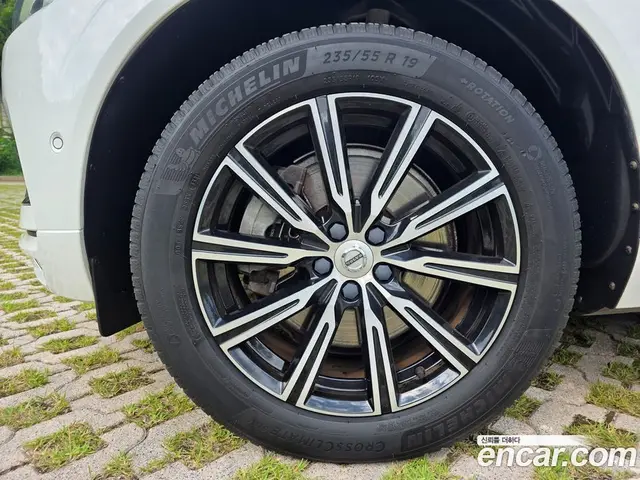Volvo XC60 2019 2.0 автомат (гидро), миниатюра 5 Volvo XC60 2019 2.0 автомат (гидро), миниатюра 5