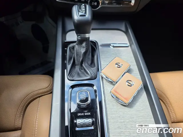 Volvo XC60 2019 2.0 автомат (гидро), миниатюра 9 Volvo XC60 2019 2.0 автомат (гидро), миниатюра 9