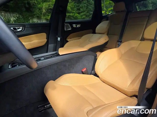 Volvo XC60 2019 2.0 автомат (гидро), миниатюра 10 Volvo XC60 2019 2.0 автомат (гидро), миниатюра 10