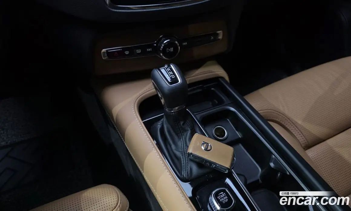 Volvo XC90 2020 2.0 автомат (гидро), фото 11