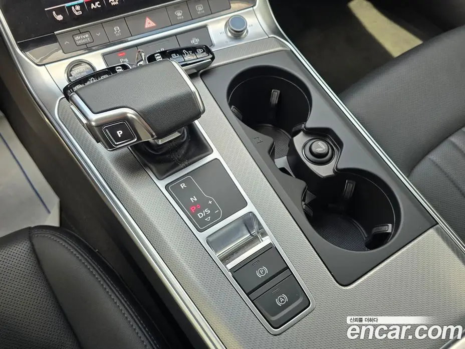 Audi A6 2023 2.0 автомат (гидро), фото 17