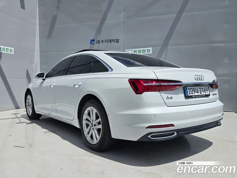 Audi A6 2023 2.0 автомат (гидро), фото 5