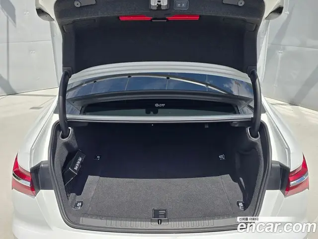 Audi A6 2023 2.0 автомат (гидро), миниатюра 6