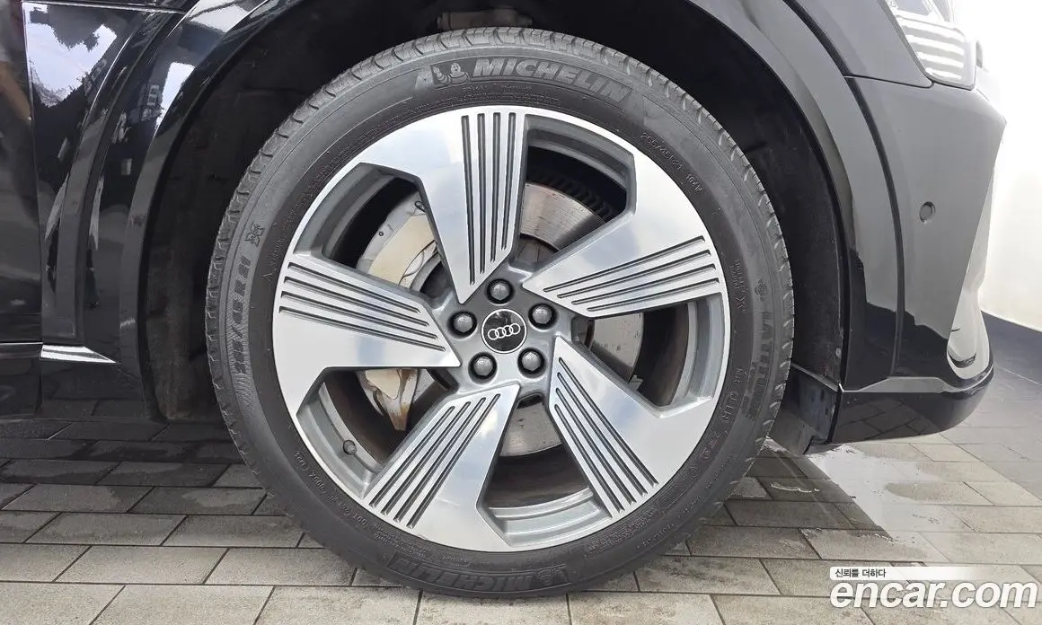 Audi e-tron 2021 0.2 автомат (гидро), фото 7 Audi e-tron 2021 0.2 автомат (гидро), фото 7