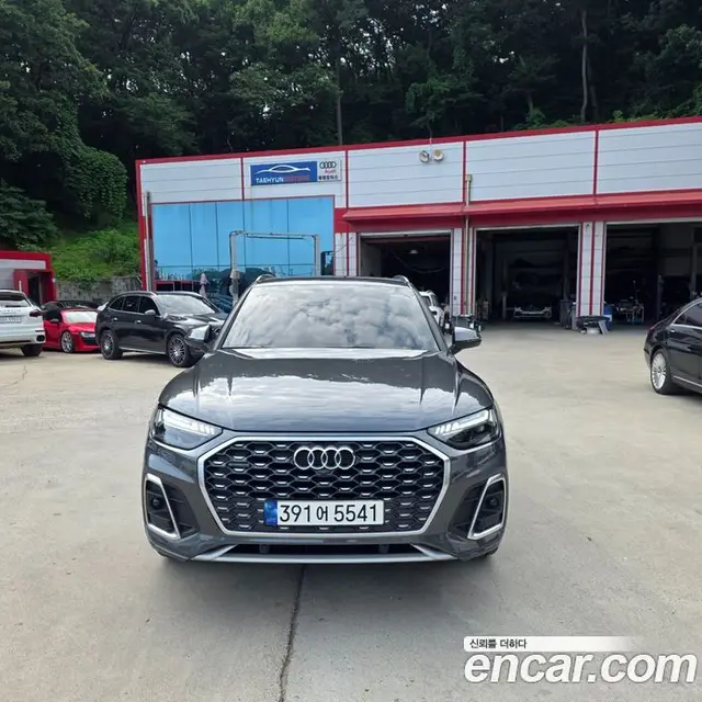 Audi Q5 2023 2.0 автомат (гидро), миниатюра 1 Audi Q5 2023 2.0 автомат (гидро), миниатюра 1
